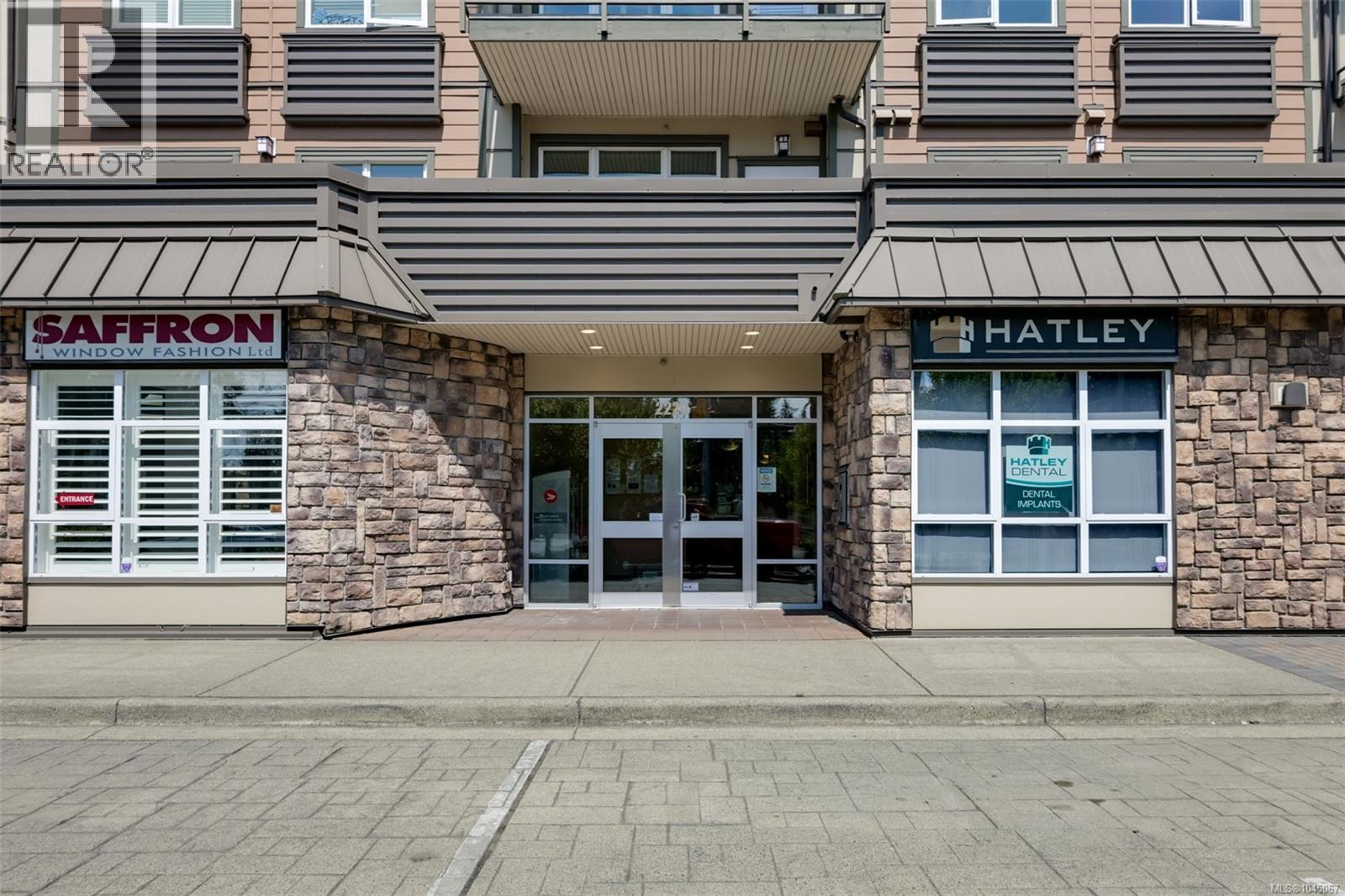305 2220 Sooke Rd