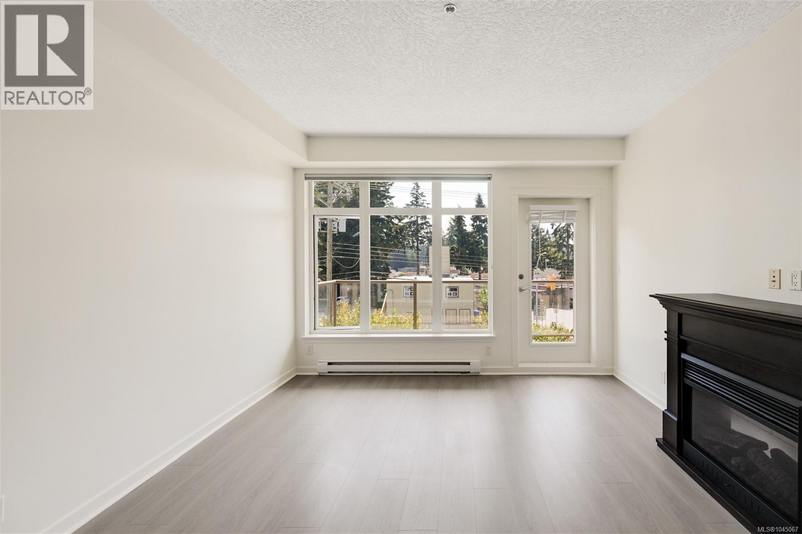 305 2220 Sooke Rd