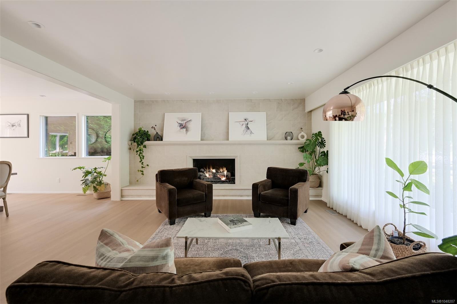 3055 Beach Dr