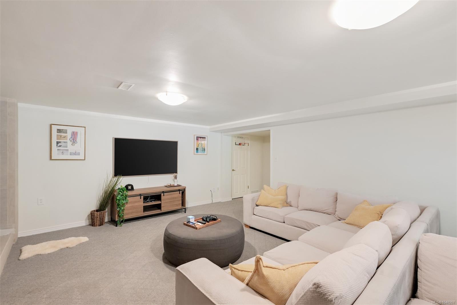 3055 Beach Dr