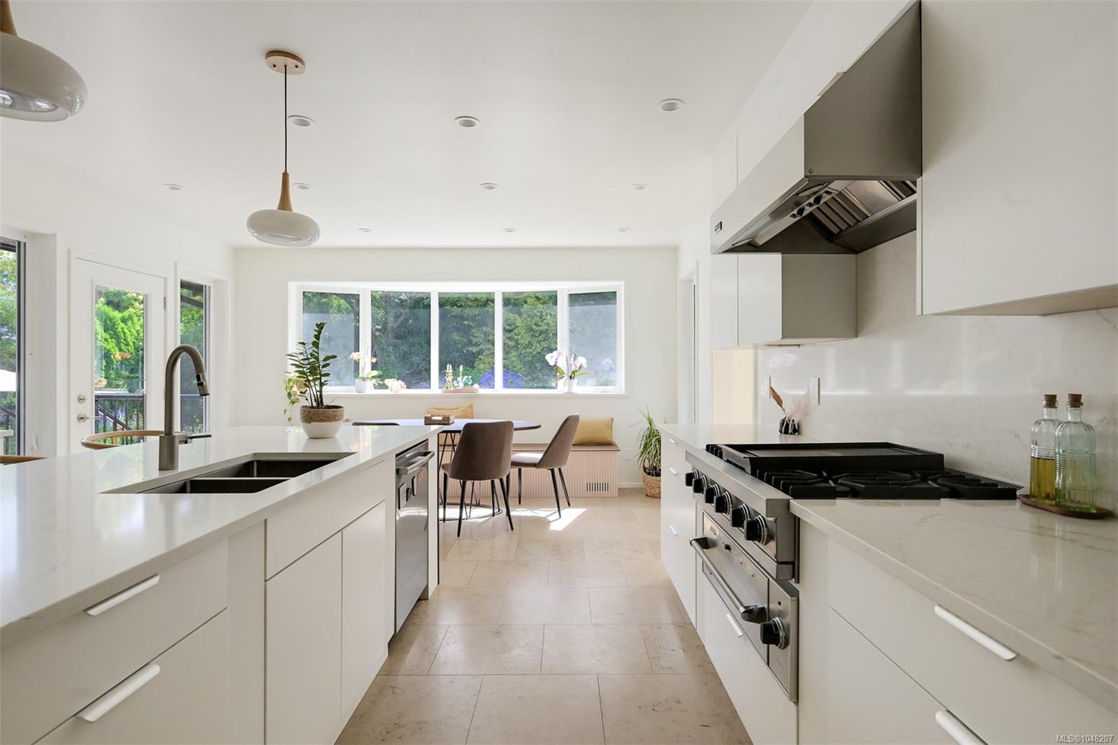 3055 Beach Dr
