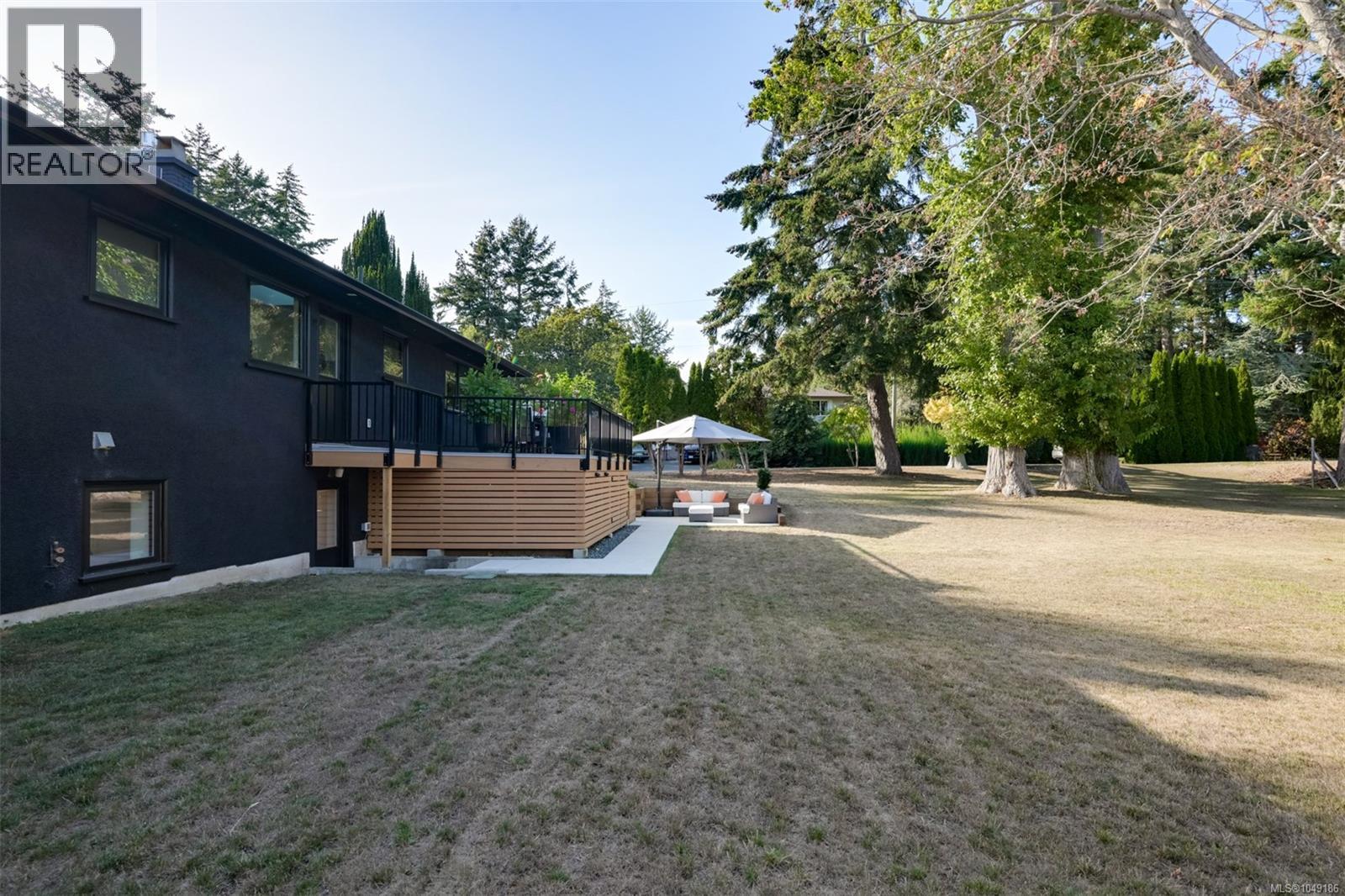 2860 Tudor Ave