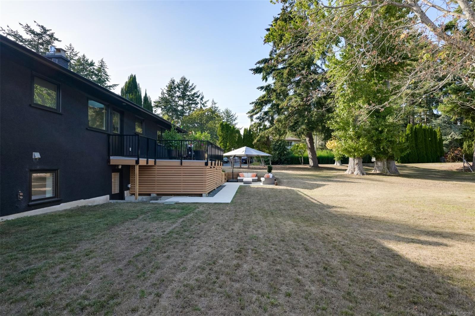 2860 Tudor Ave