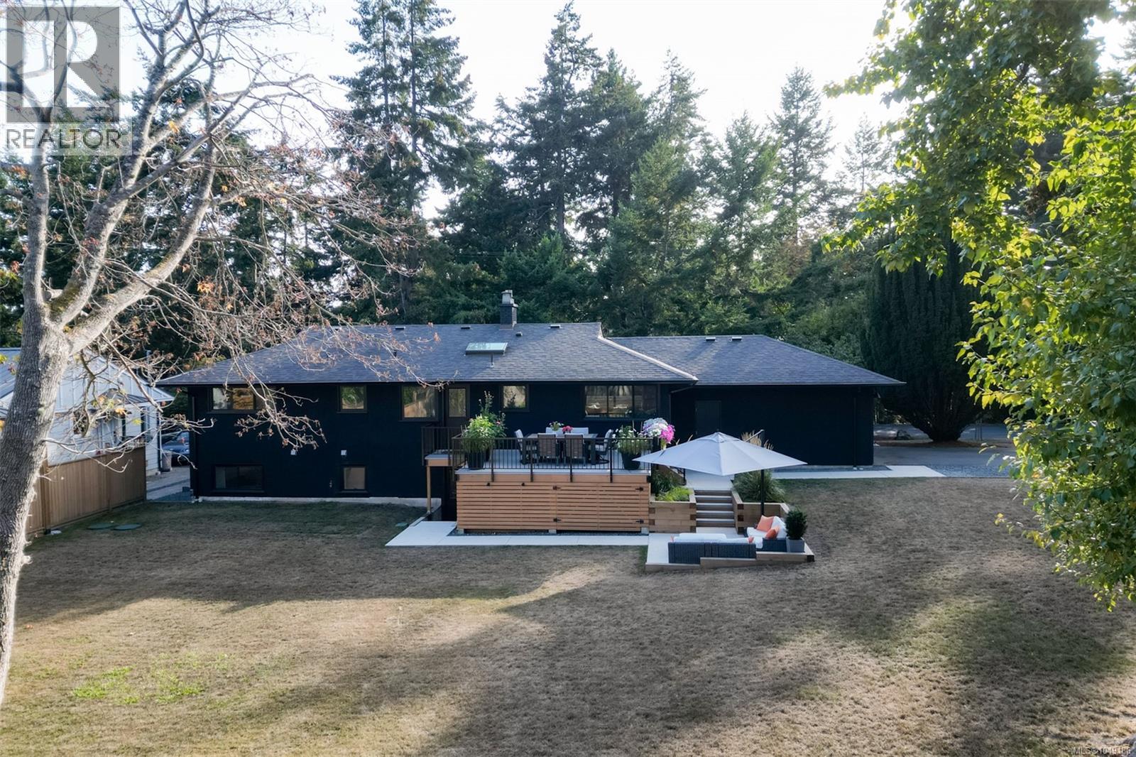 2860 Tudor Ave