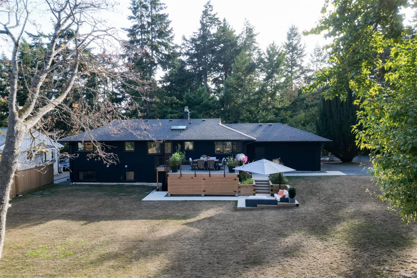 2860 Tudor Ave
