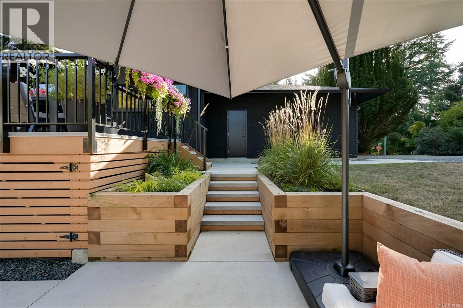 2860 Tudor Ave