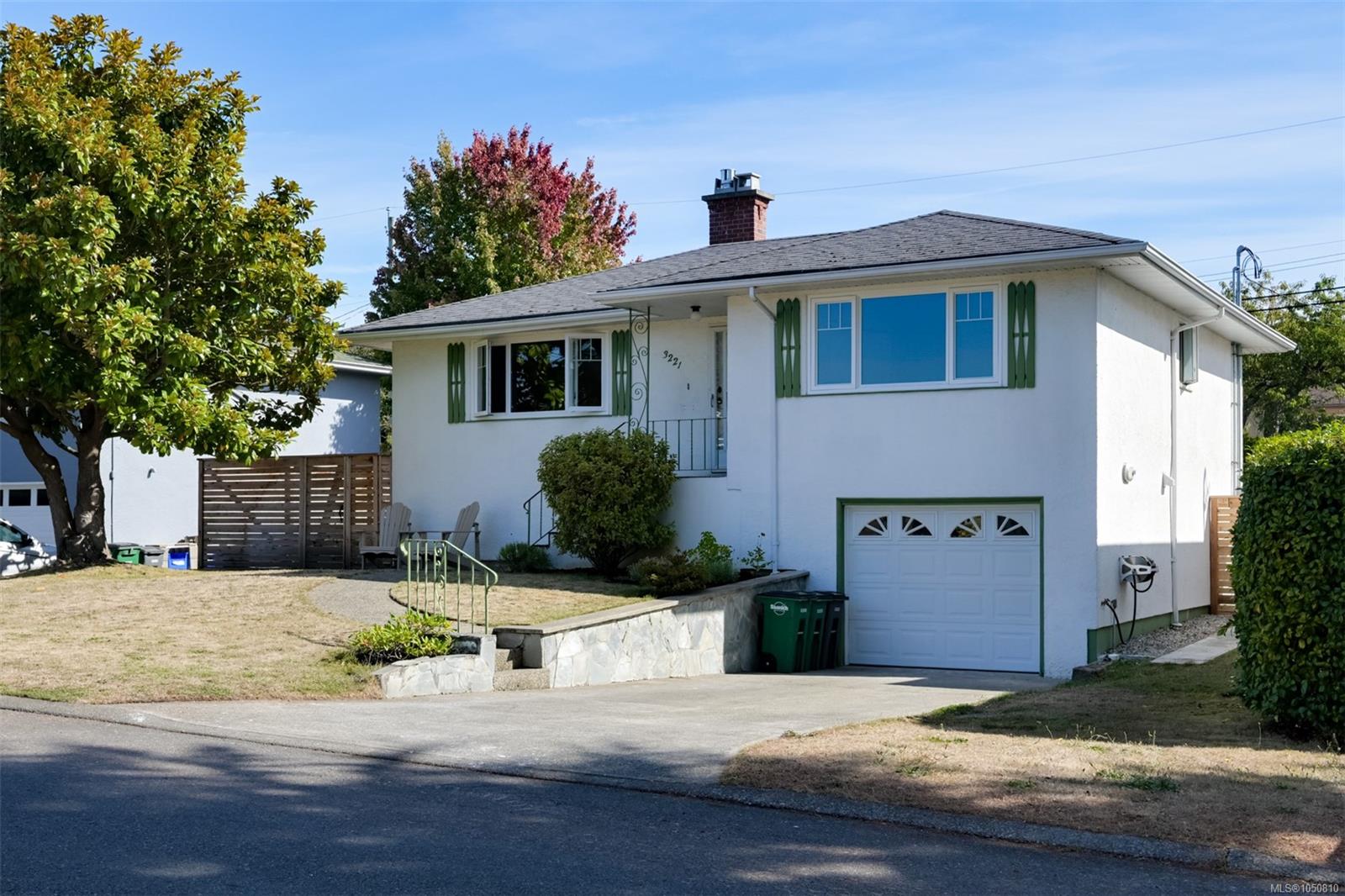 3221 Service St