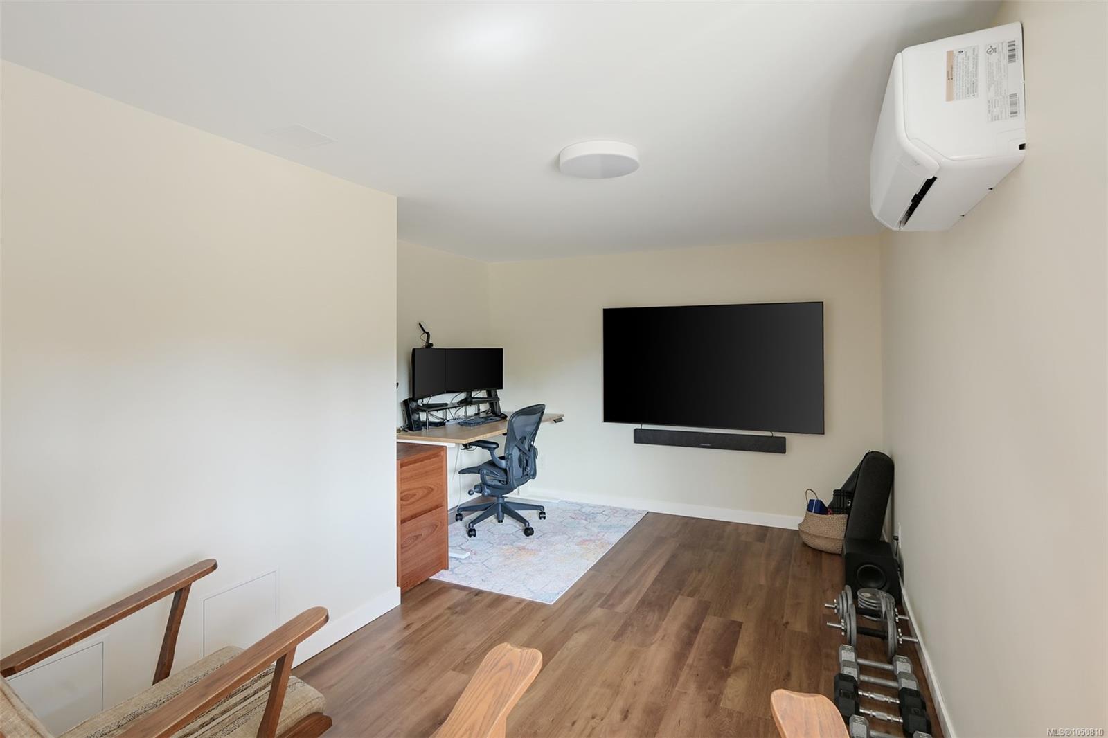 3221 Service St