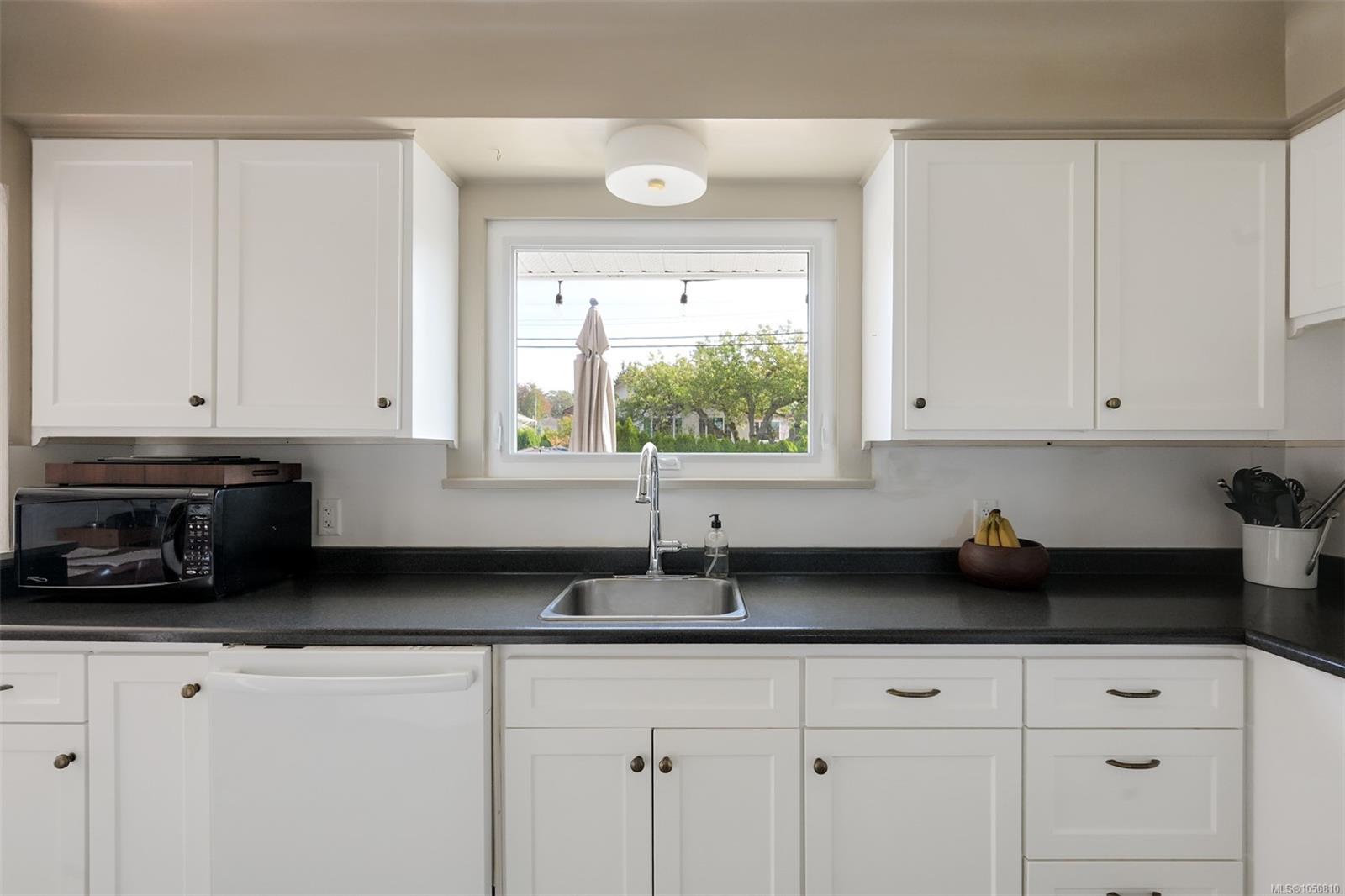 3221 Service St