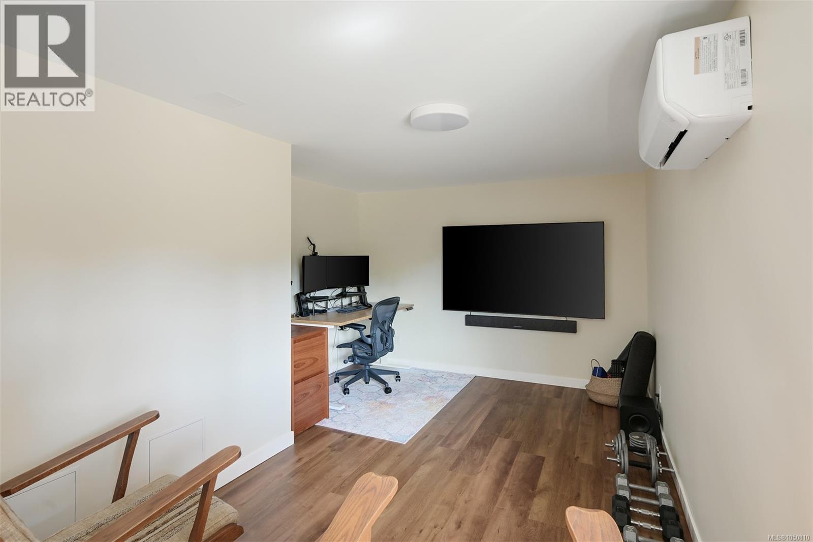 3221 Service St