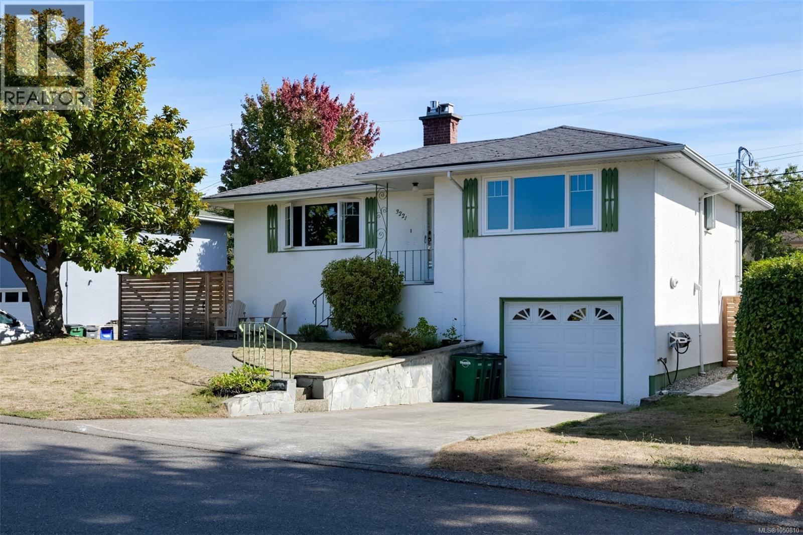 3221 Service St