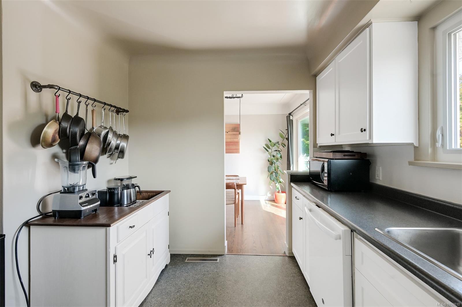 3221 Service St