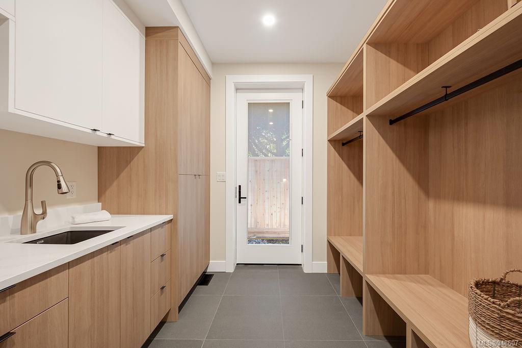 2167 Smythe St