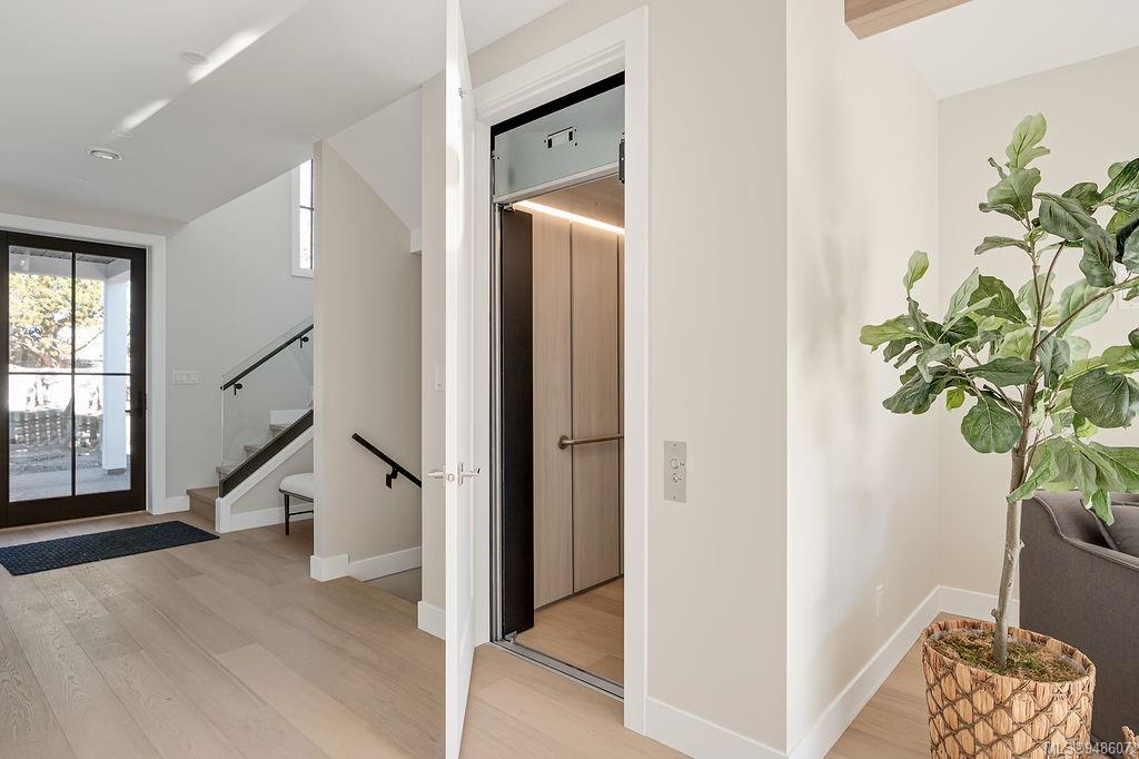 2167 Smythe St