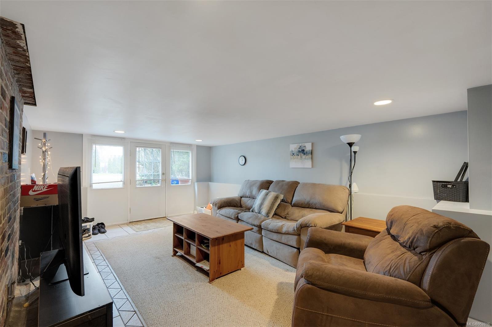2698 Foul Bay Rd