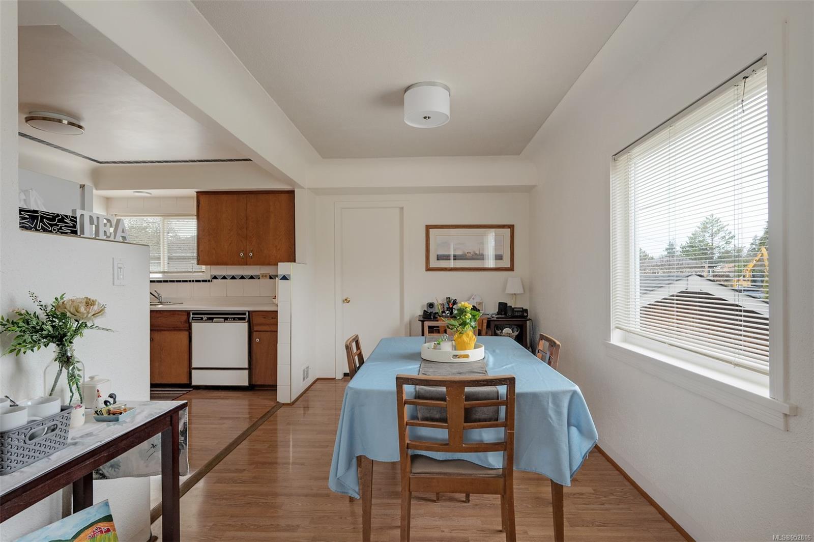 2698 Foul Bay Rd