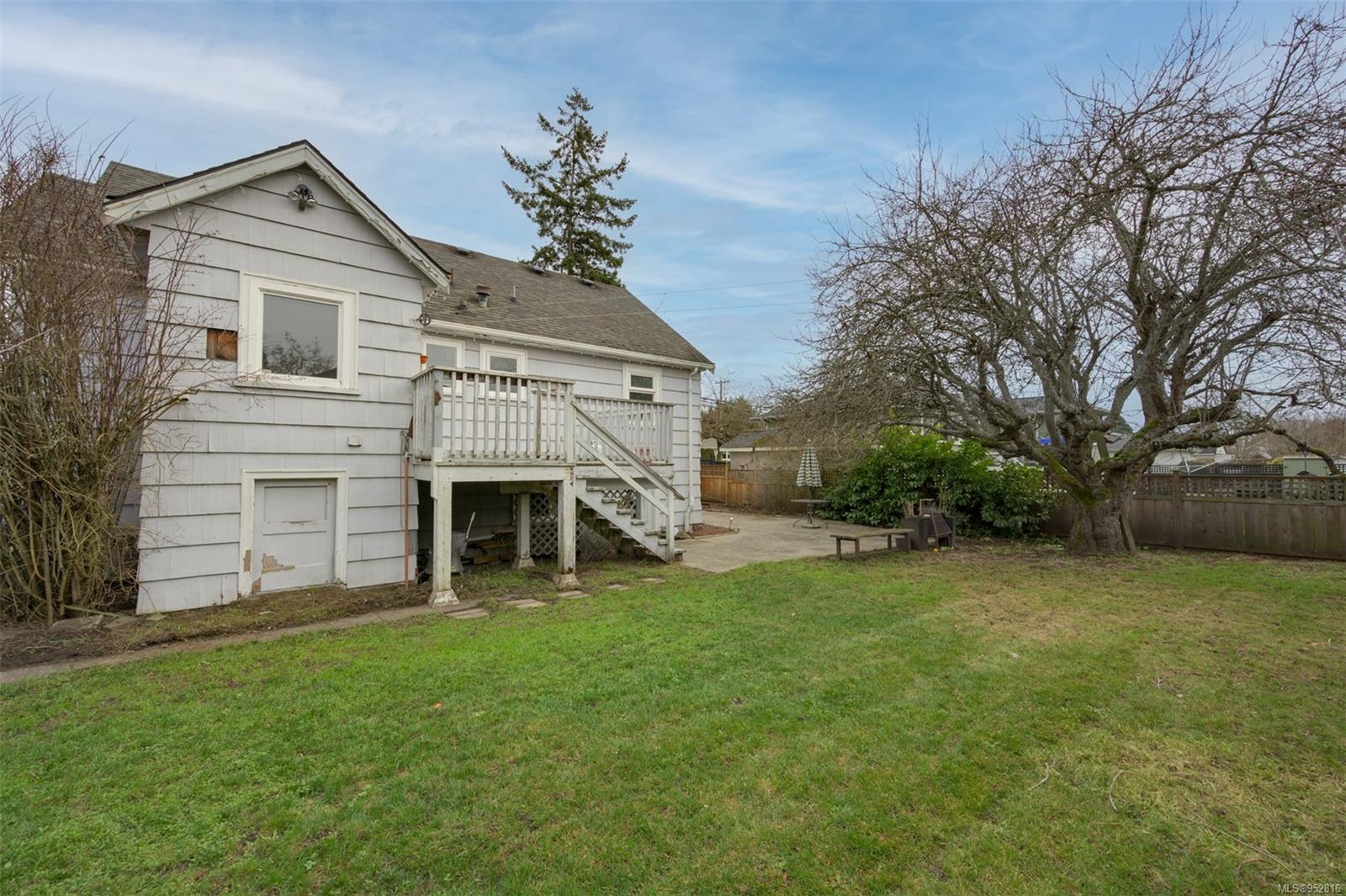 2698 Foul Bay Rd