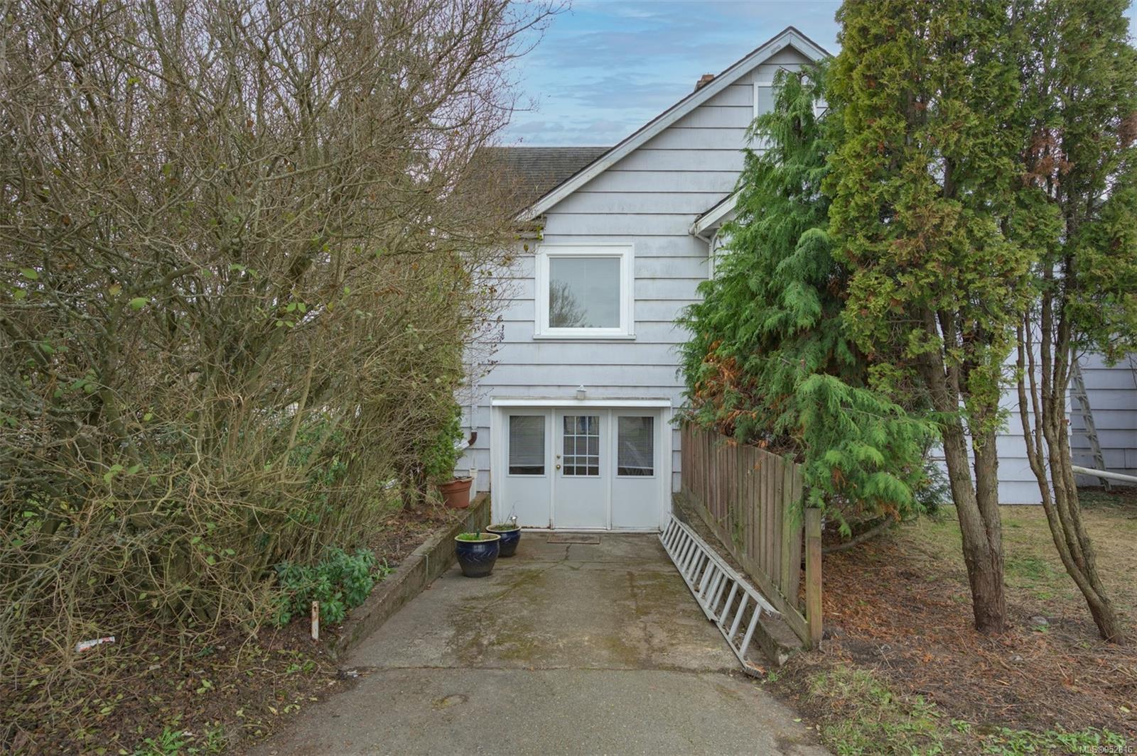 2698 Foul Bay Rd