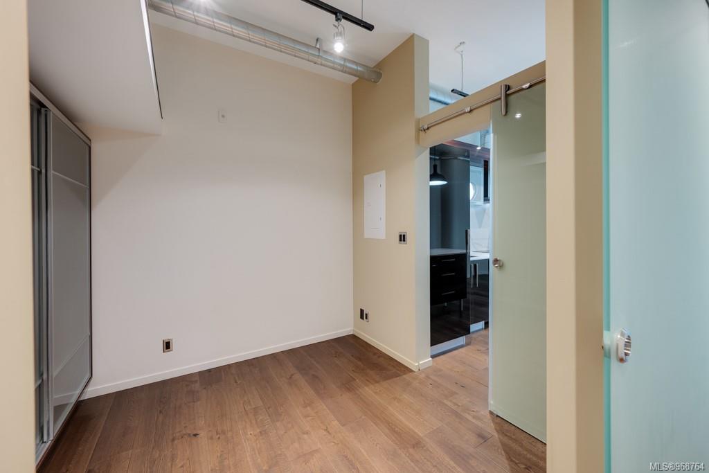 1029 View St # 611