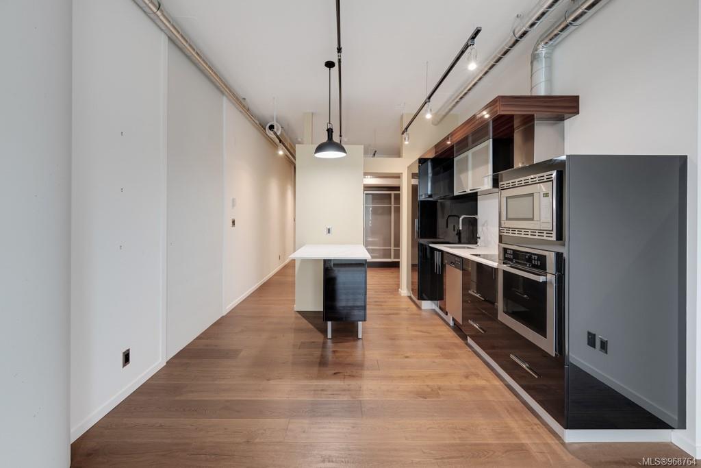 1029 View St # 611
