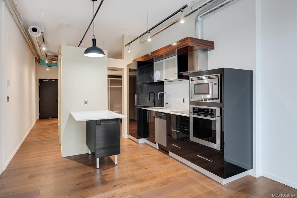 1029 View St # 611