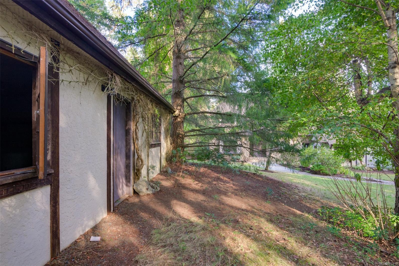 5161 Old West Saanich Rd