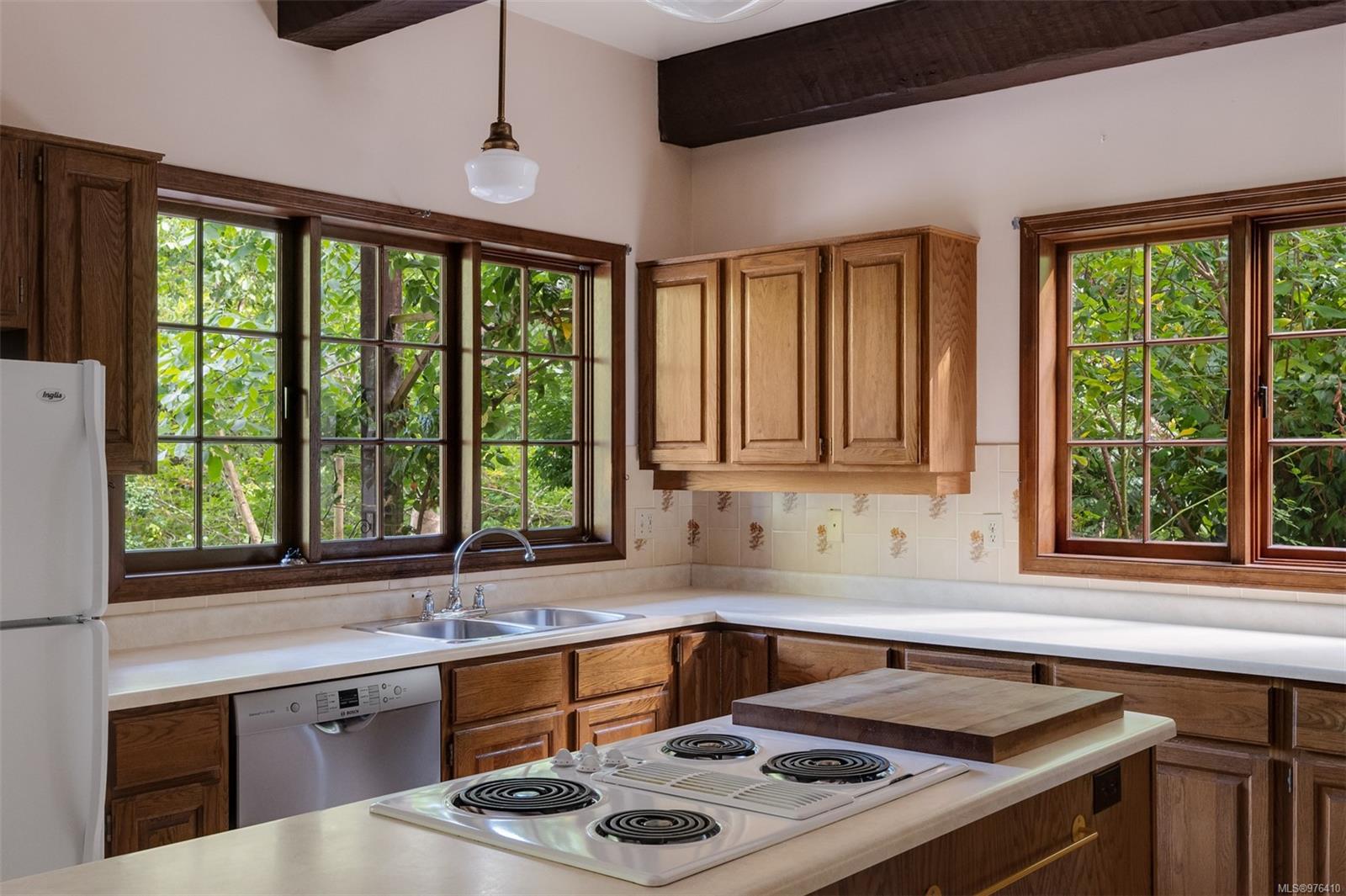 5161 Old West Saanich Rd