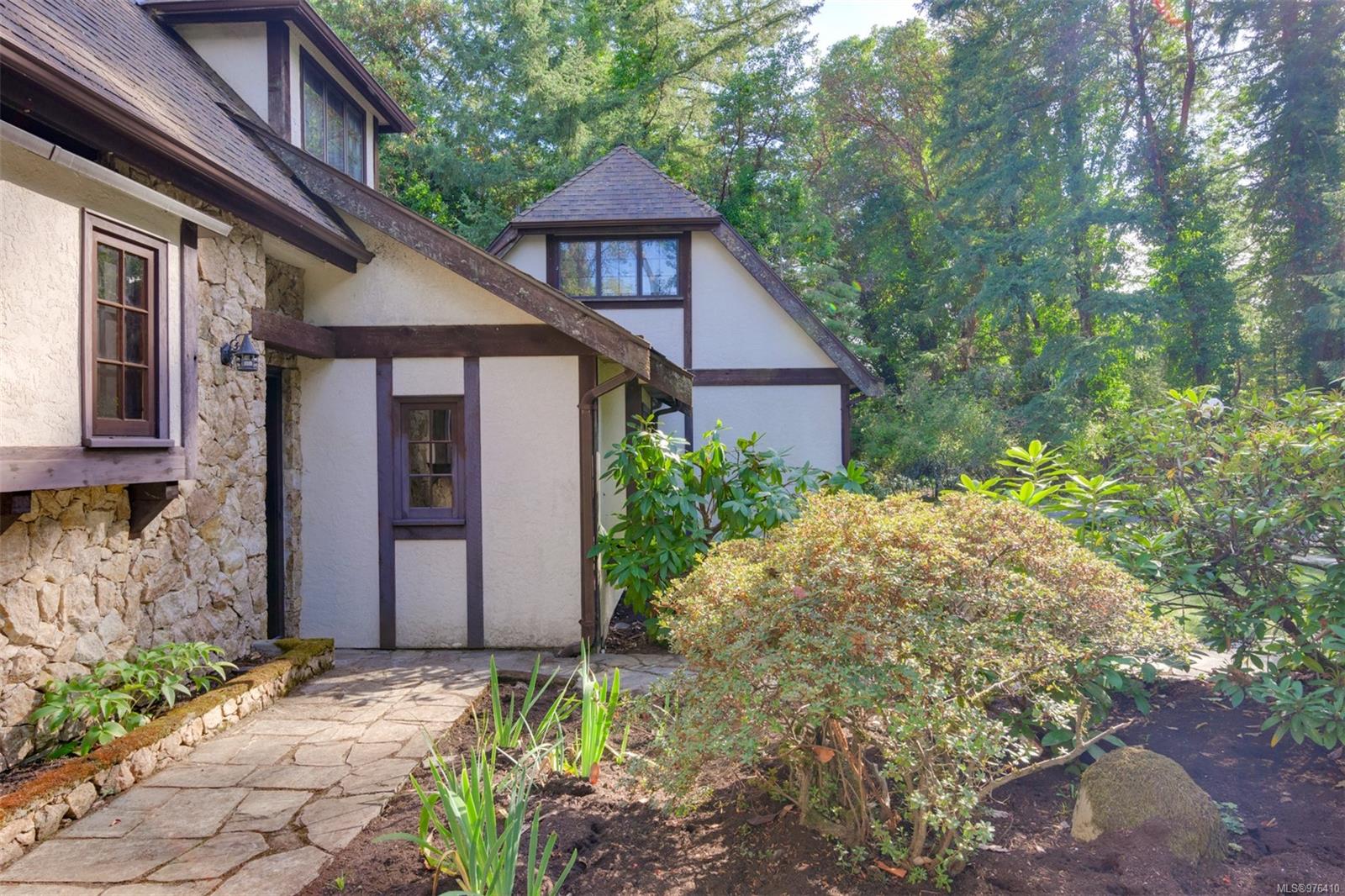5161 Old West Saanich Rd