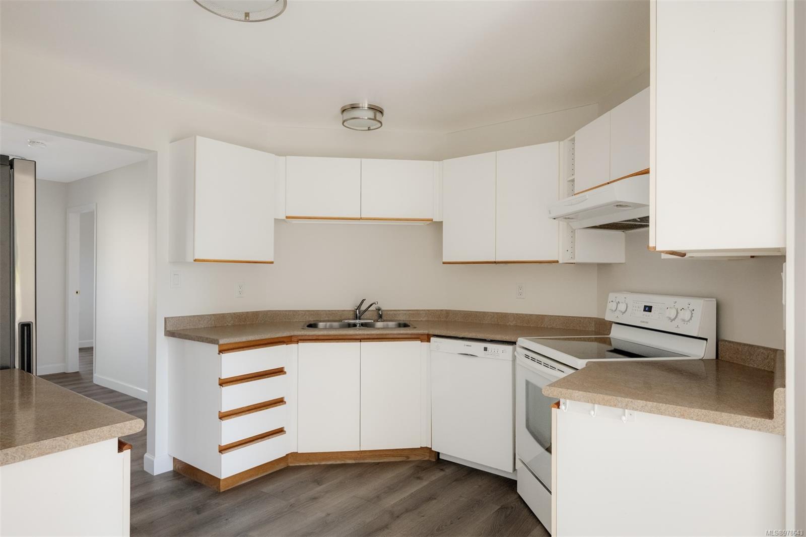 4678 Elk Lake Dr # 301C