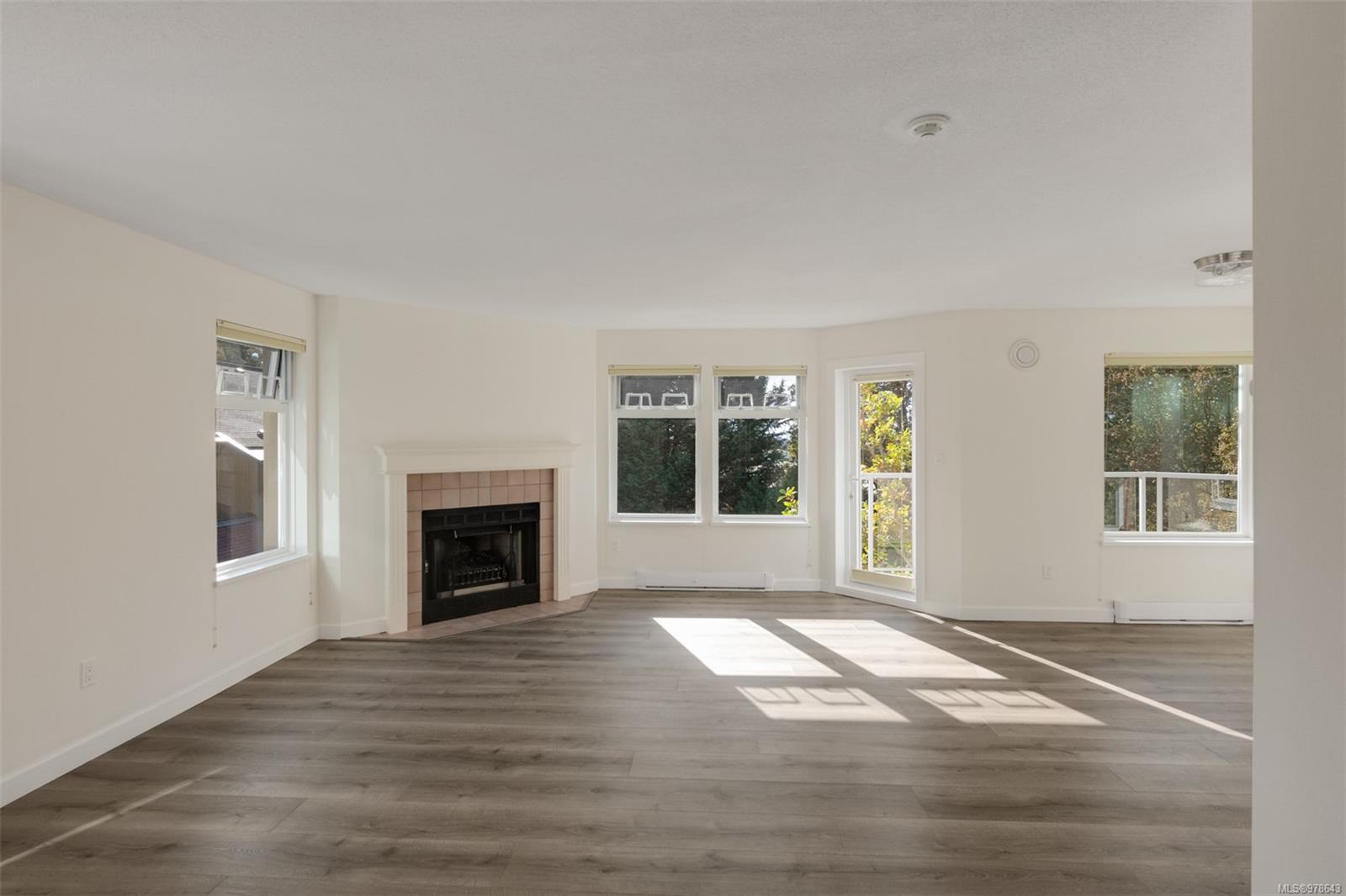 4678 Elk Lake Dr # 301C