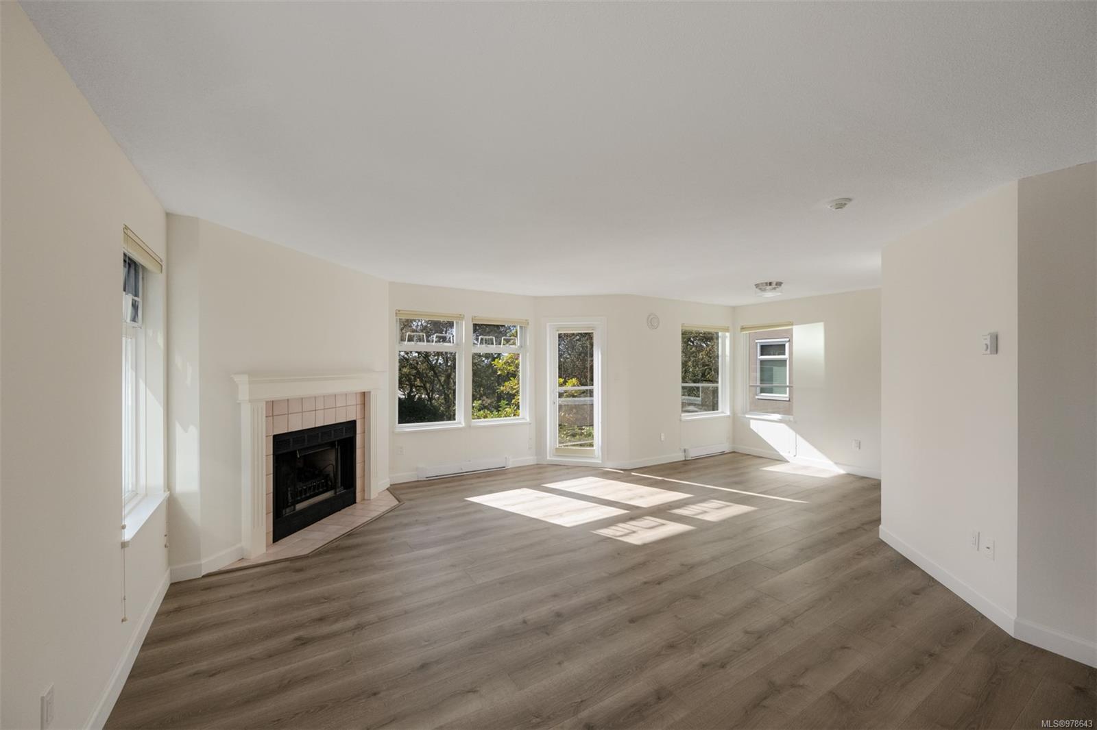 4678 Elk Lake Dr # 301C