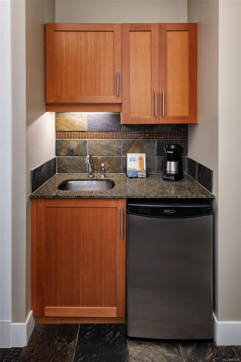 181 Beachside Dr # 404A