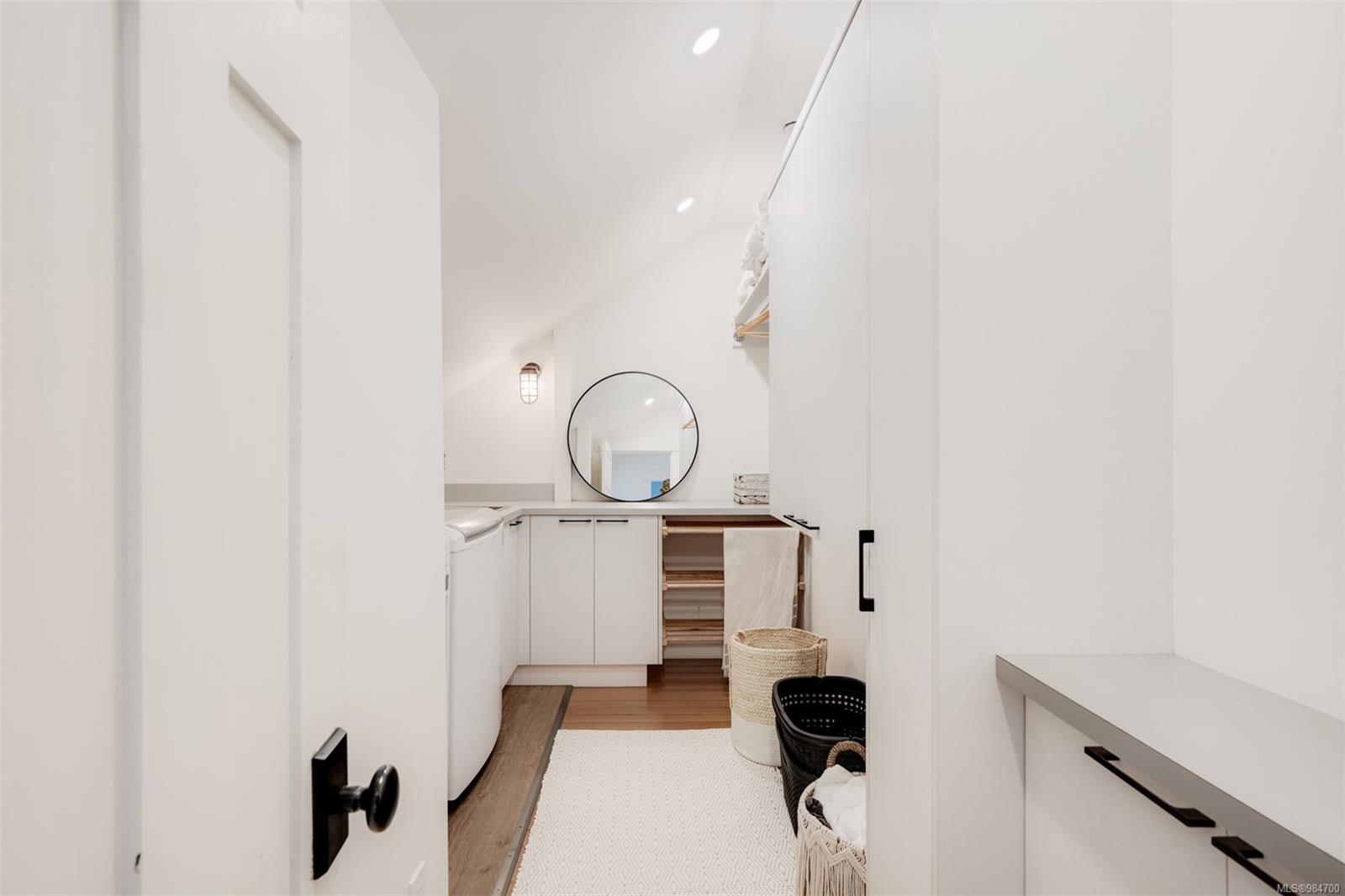1248 Hewlett Pl