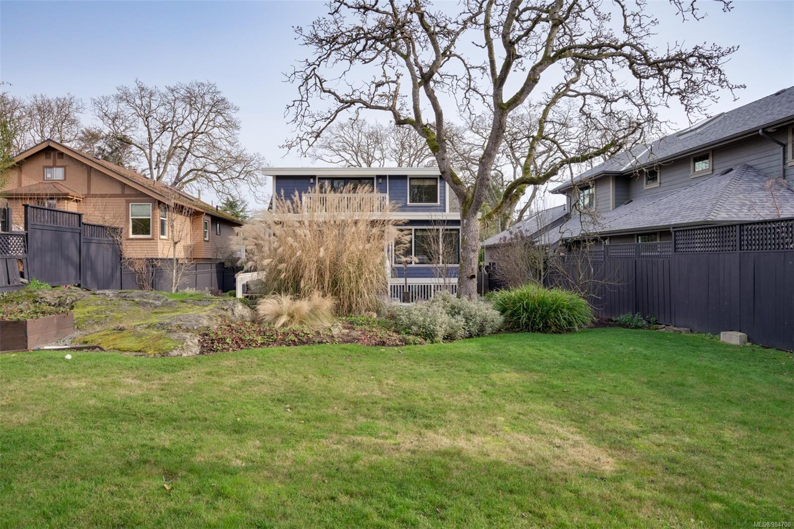 1248 Hewlett Pl