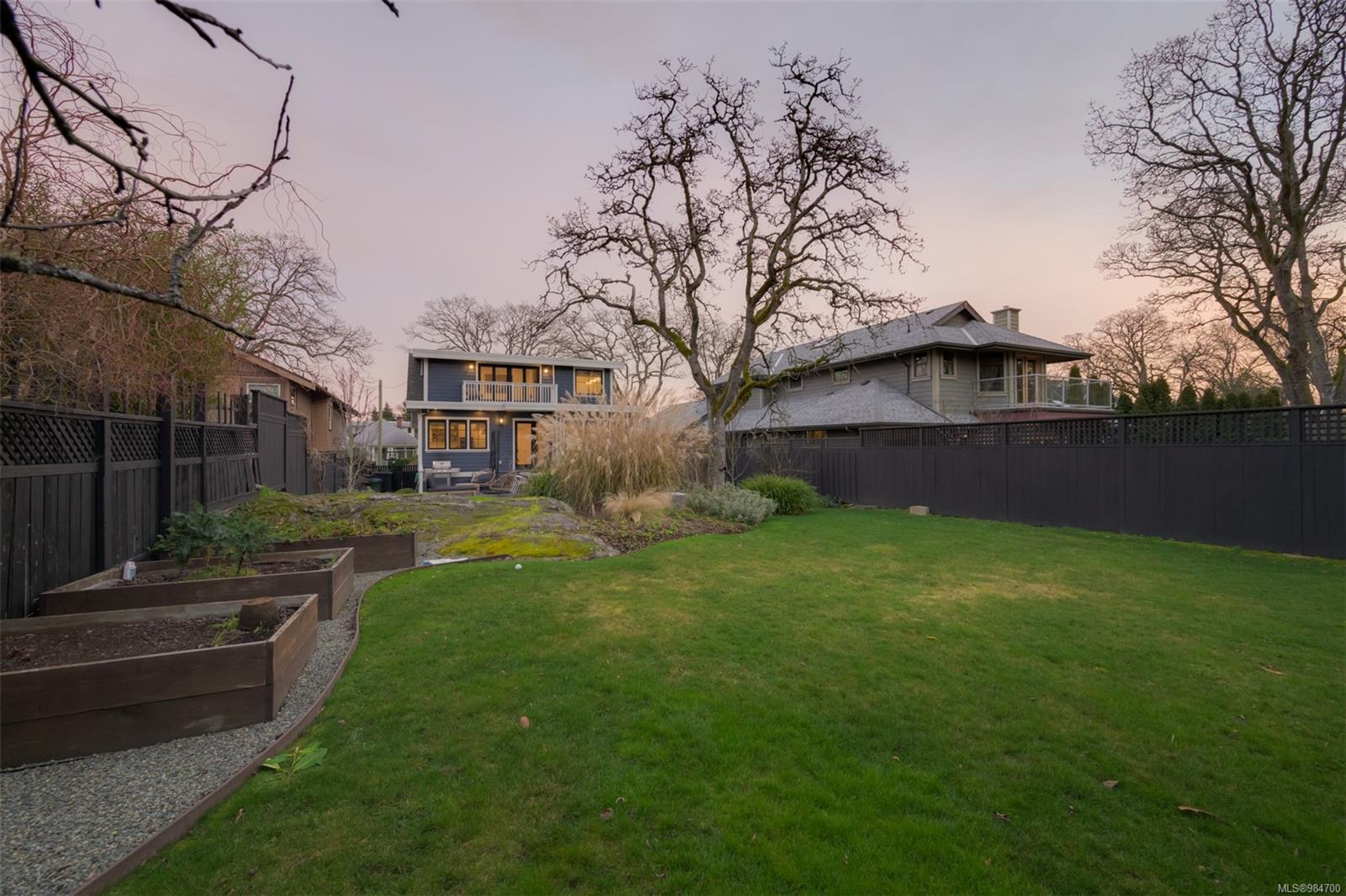 1248 Hewlett Pl