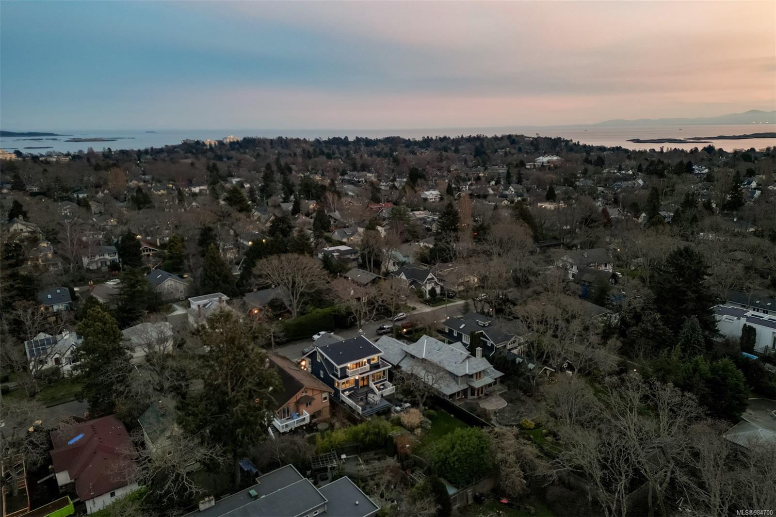1248 Hewlett Pl