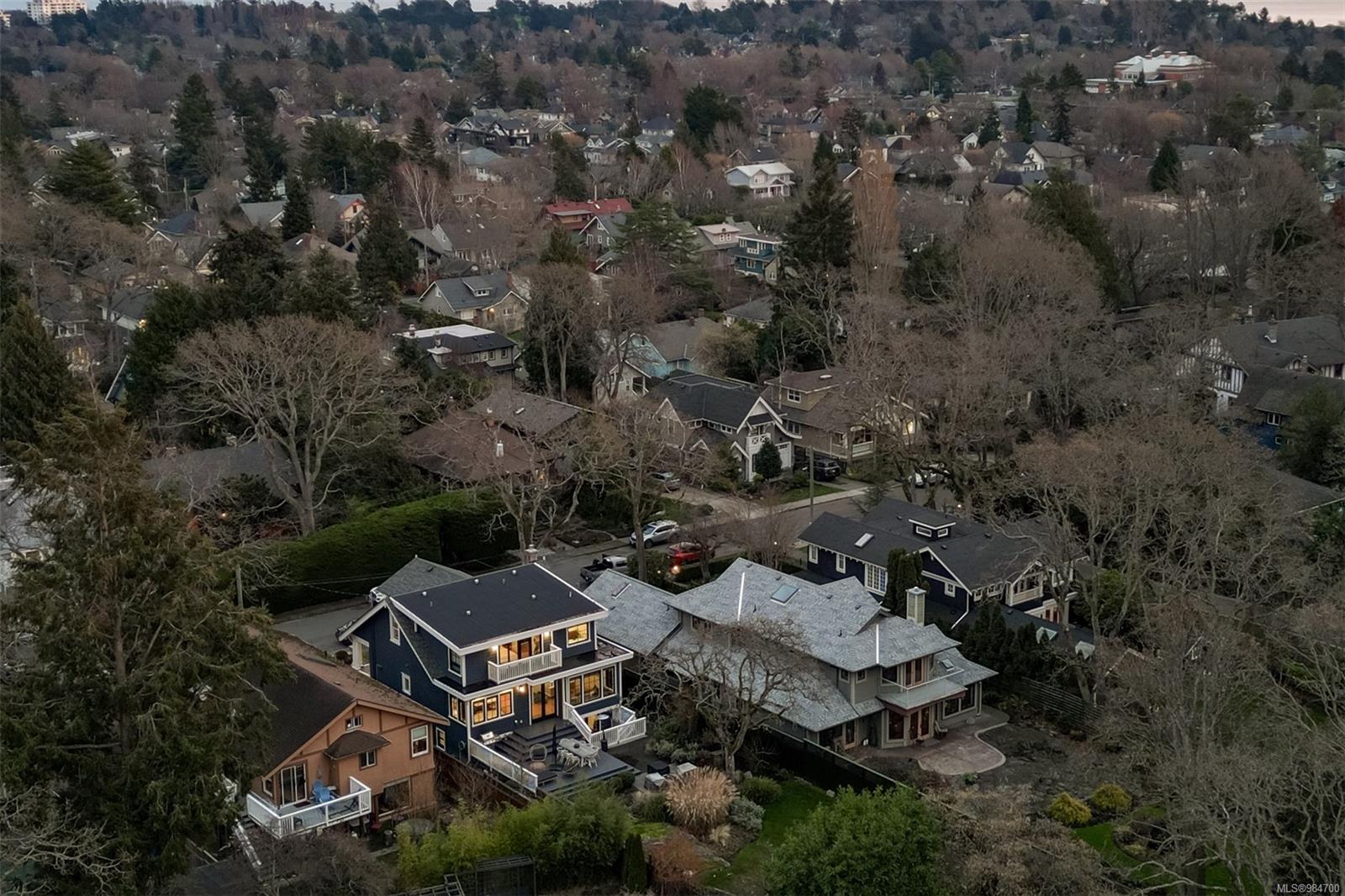 1248 Hewlett Pl
