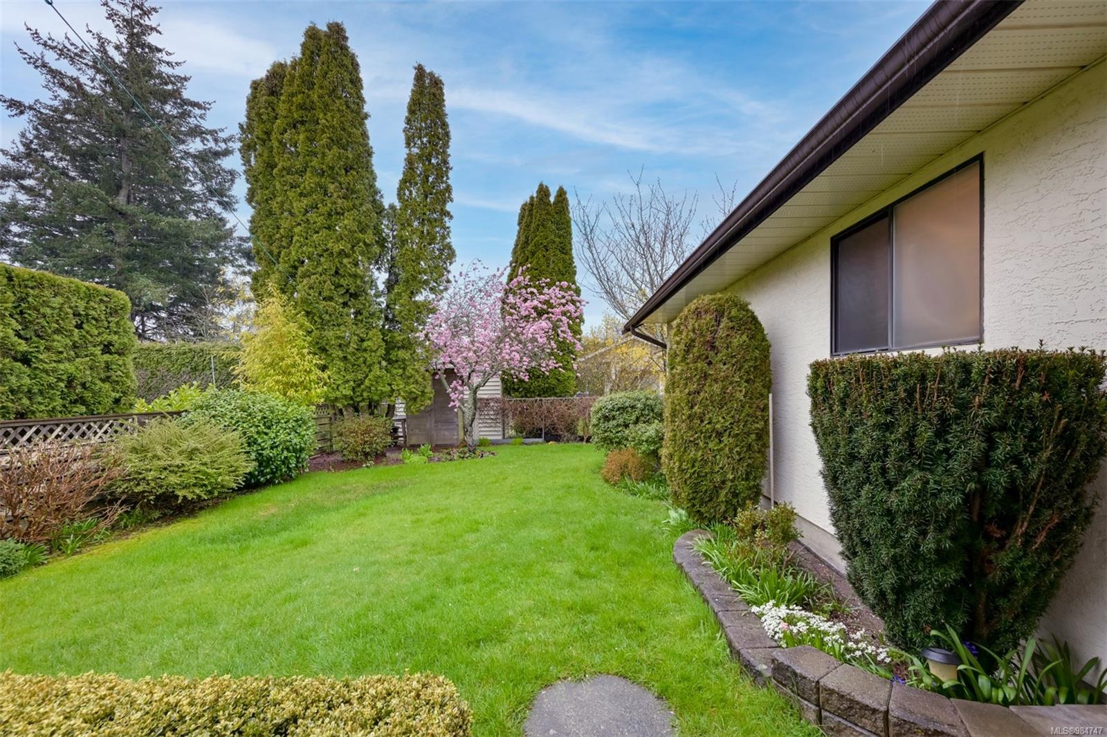 2157 Naomi Pl