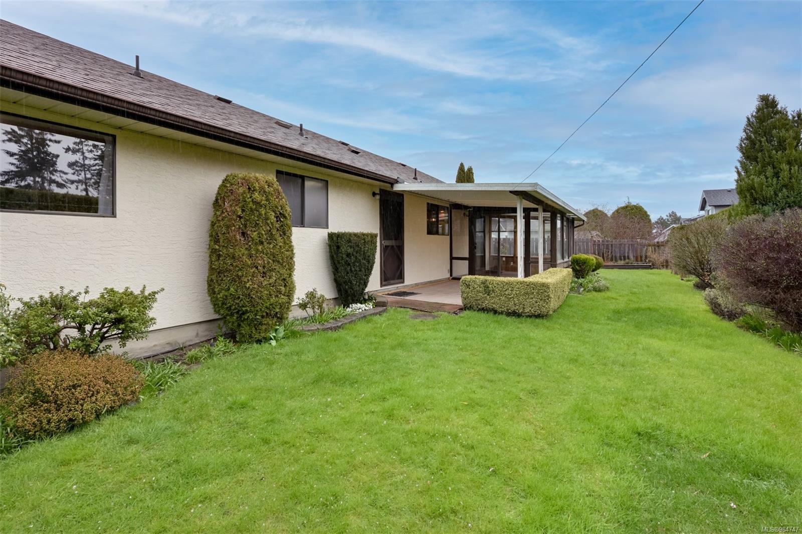 2157 Naomi Pl