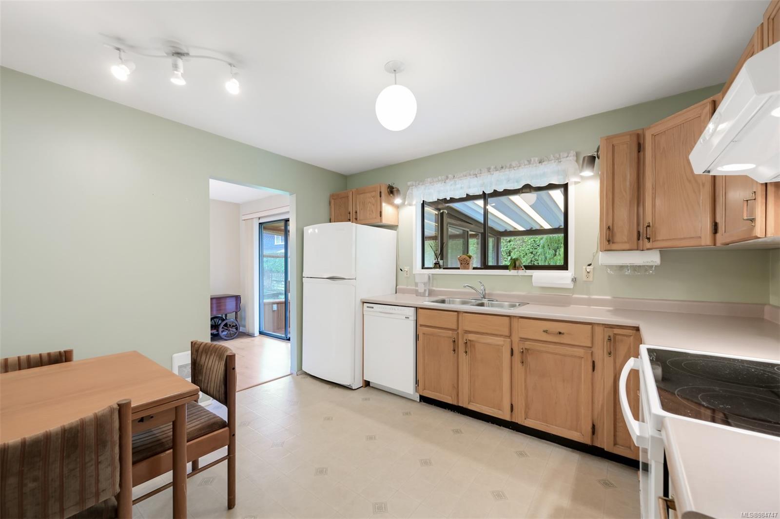 2157 Naomi Pl