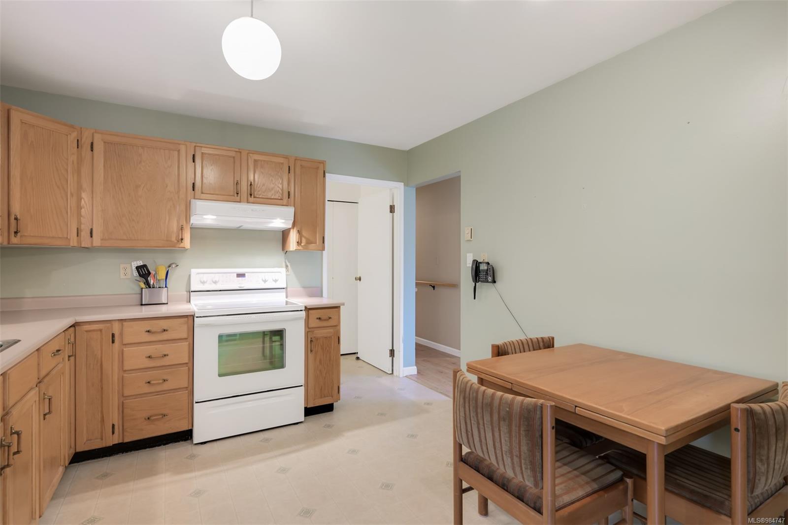 2157 Naomi Pl