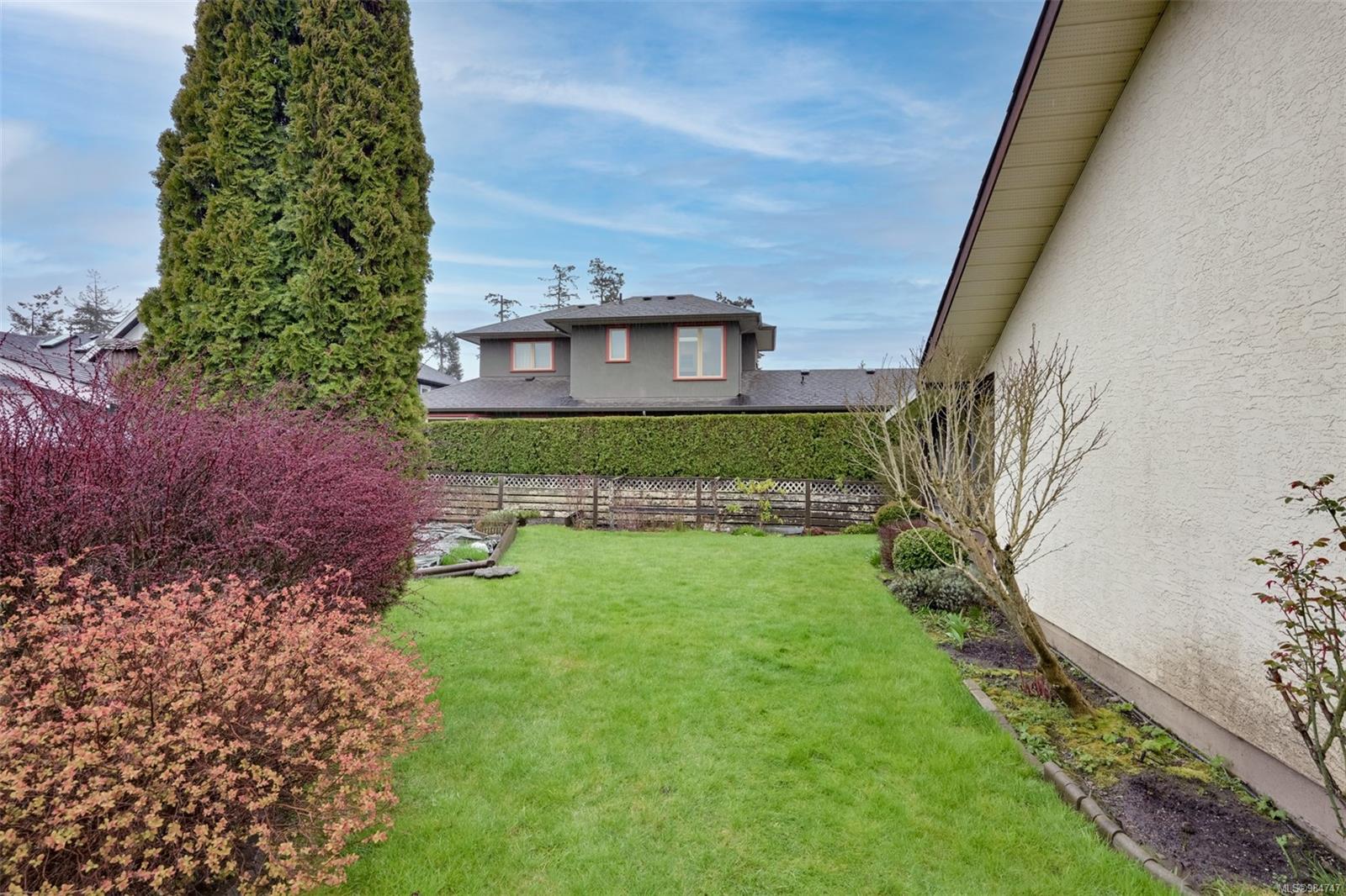 2157 Naomi Pl
