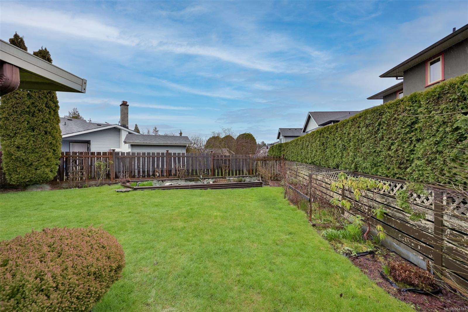 2157 Naomi Pl