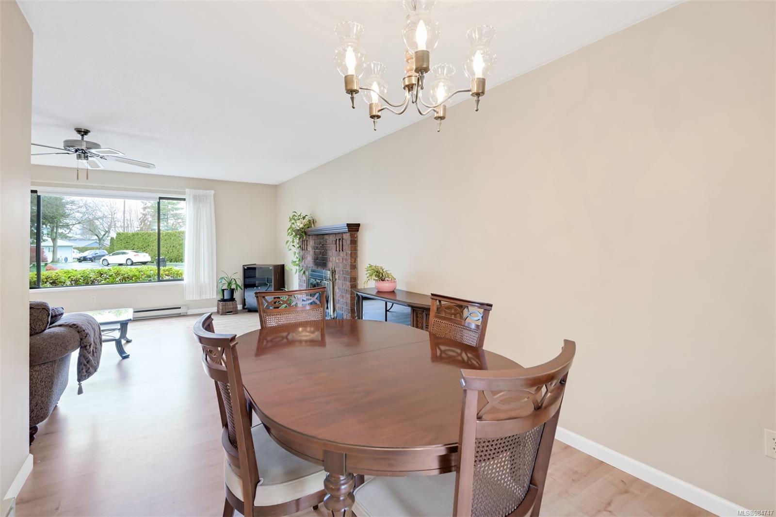 2157 Naomi Pl