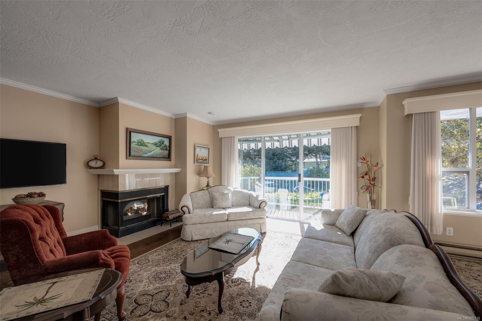 5110 Cordova Bay Rd # 39