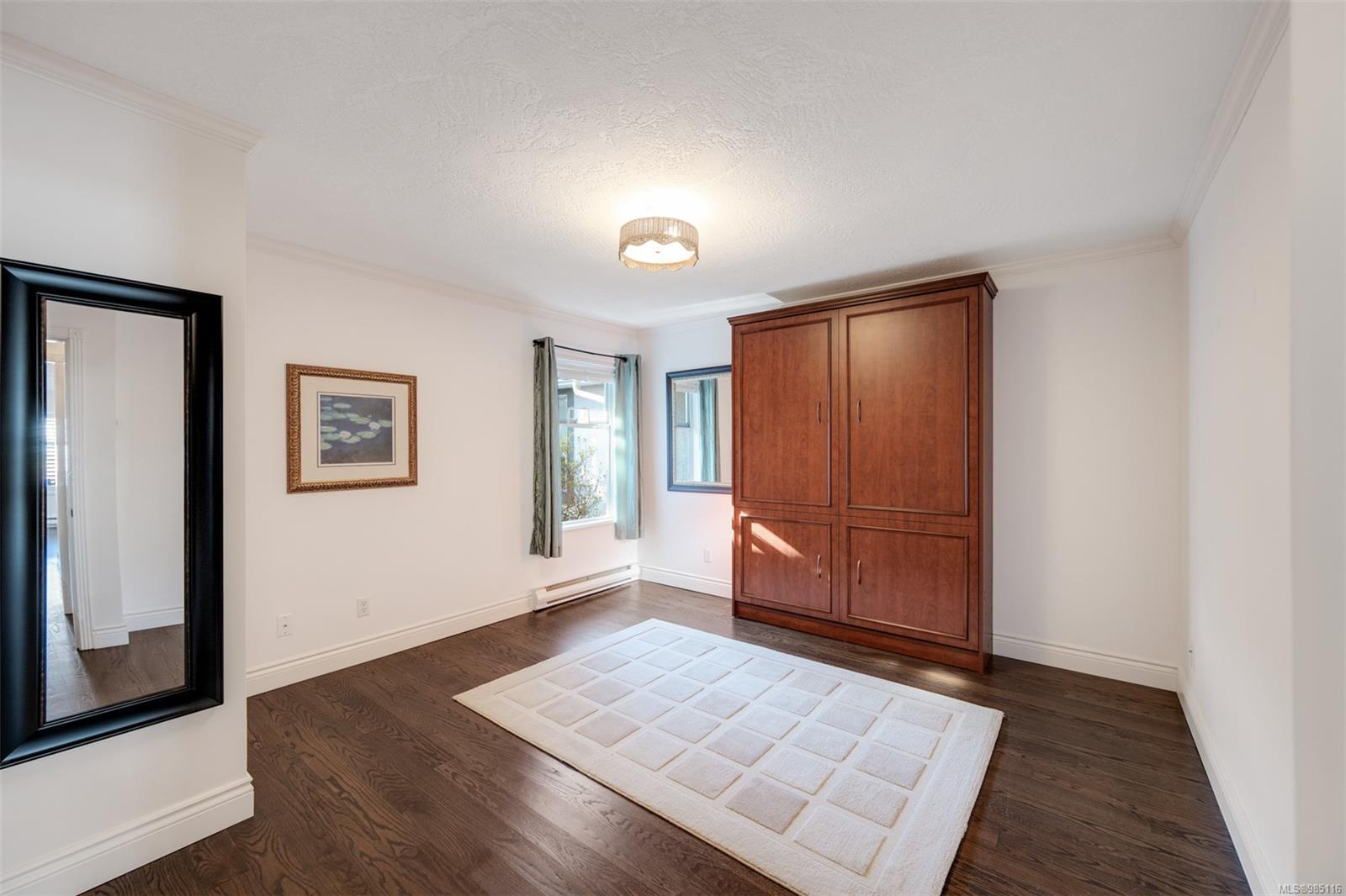 5110 Cordova Bay Rd # 39