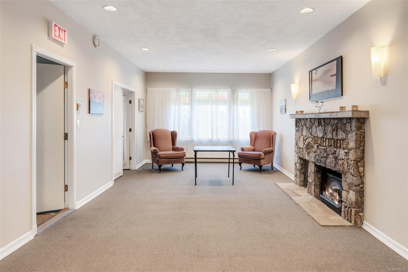 5110 Cordova Bay Rd # 39