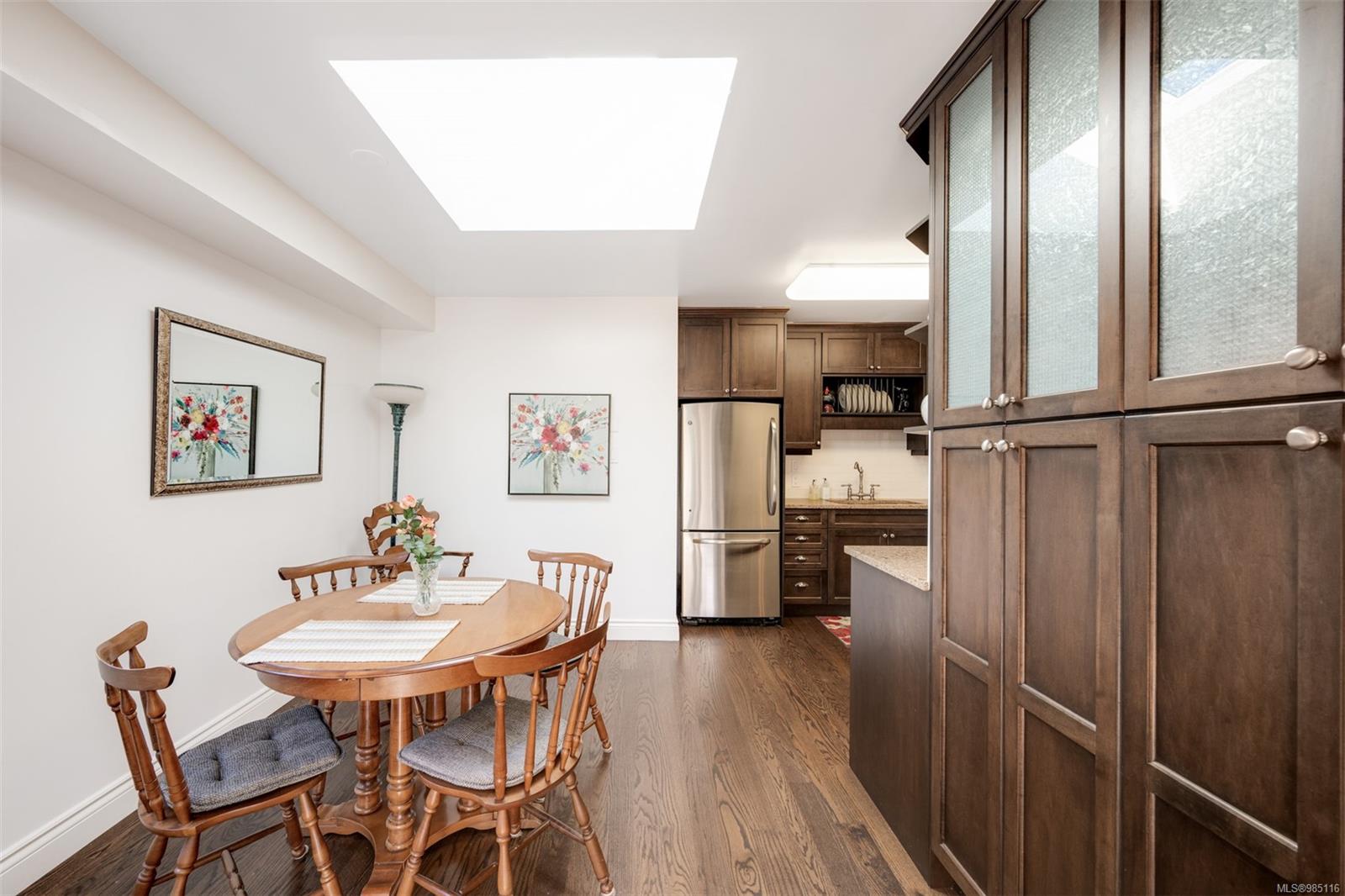 5110 Cordova Bay Rd # 39