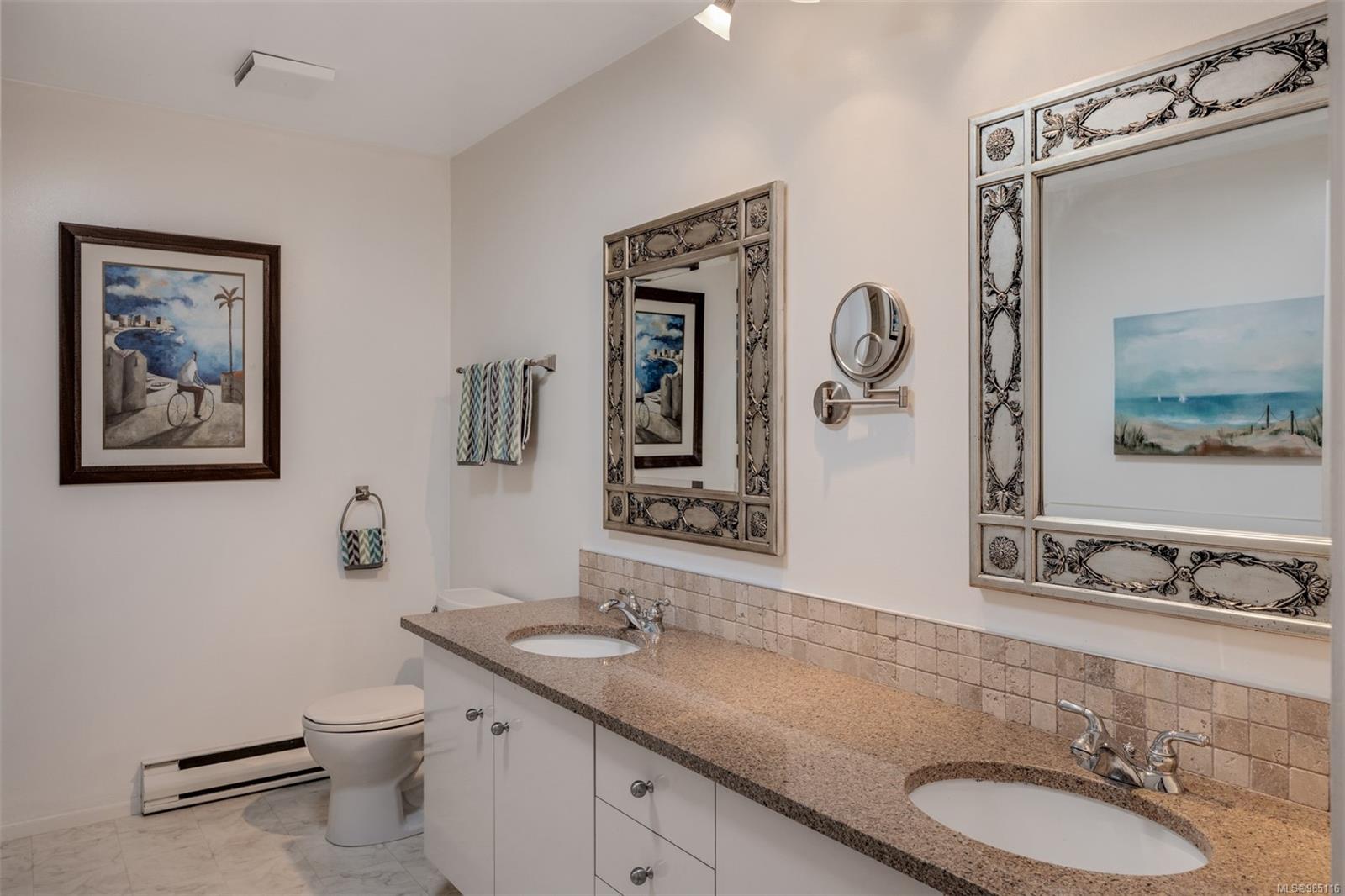 5110 Cordova Bay Rd # 39