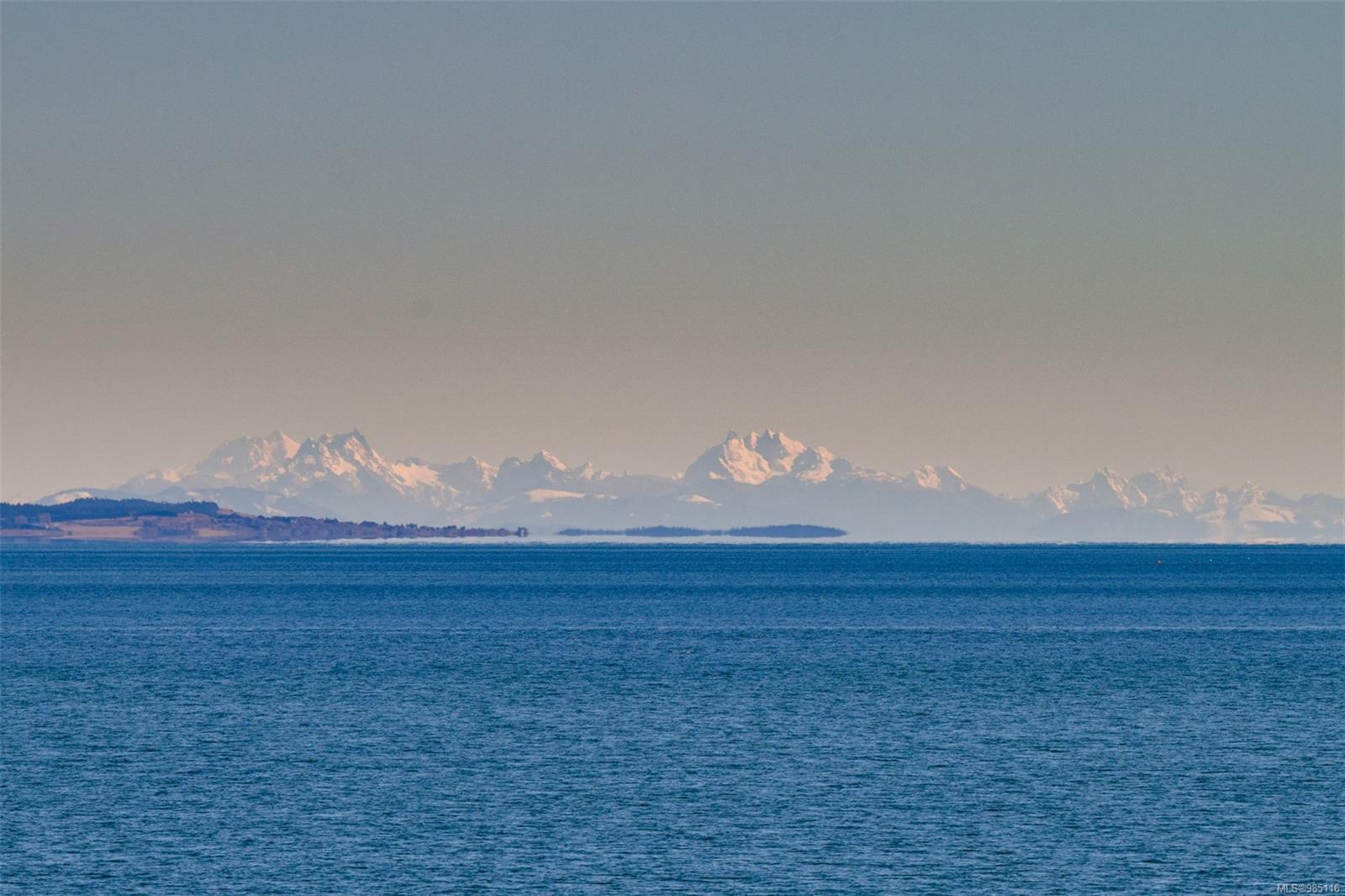 5110 Cordova Bay Rd # 39